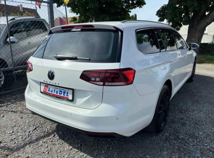 Volkswagen - Passat
