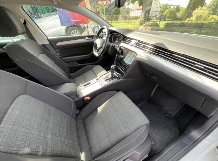 Volkswagen - Passat