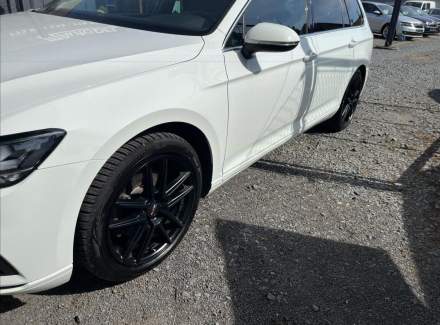 Volkswagen - Passat