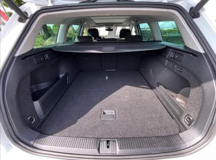 Volkswagen - Passat