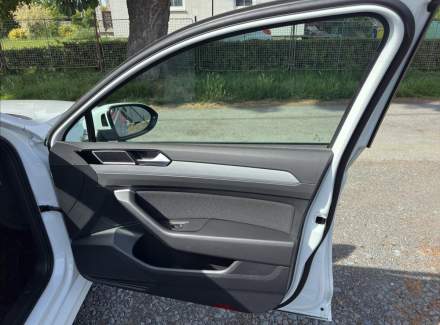 Volkswagen - Passat