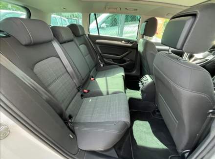 Volkswagen - Passat