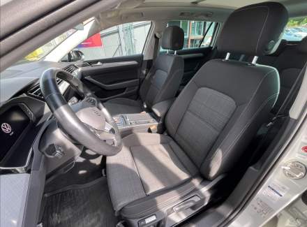 Volkswagen - Passat