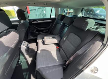Volkswagen - Passat