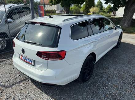 Volkswagen - Passat
