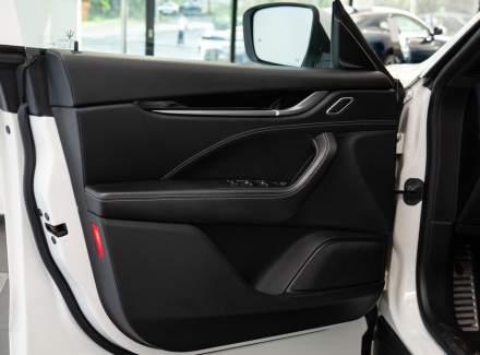 Maserati - Levante