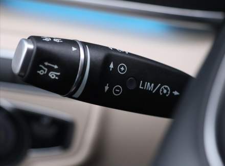 Mercedes-Benz - V-class