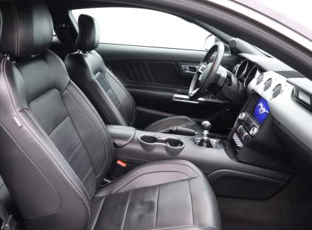 Ford - Mustang