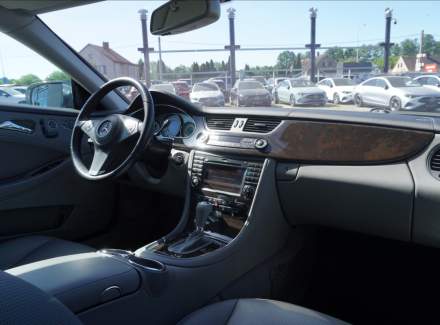 Mercedes-Benz - CLS