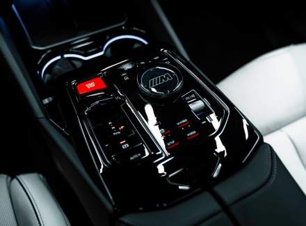 BMW - M5