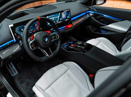 BMW - M5