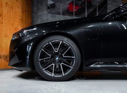 BMW - M5
