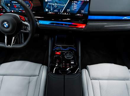 BMW - M5