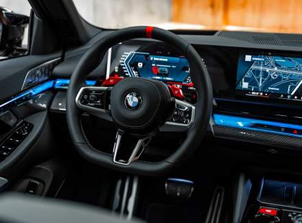 BMW - M5