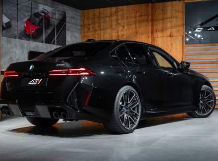 BMW - M5