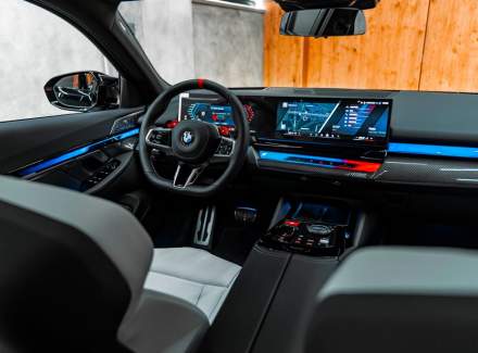 BMW - M5