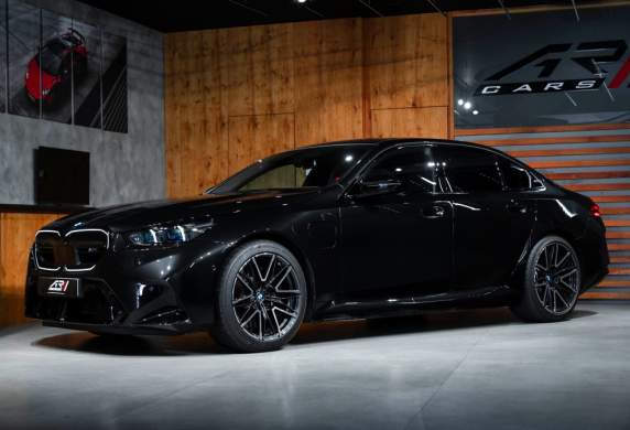 BMW - M5