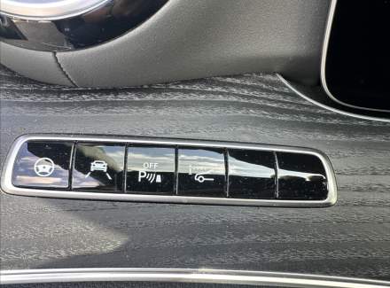 Mercedes-Benz - E-class
