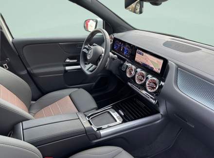 Mercedes-Benz - EQA