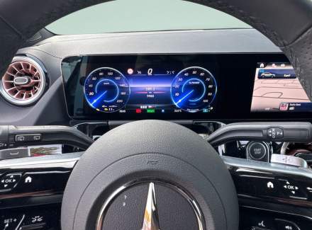 Mercedes-Benz - EQA