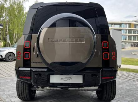 Land Rover - Defender