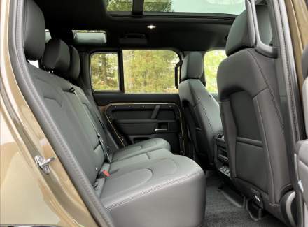Land Rover - Defender