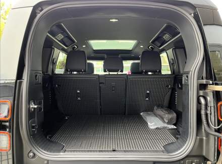 Land Rover - Defender