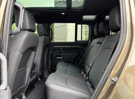 Land Rover - Defender