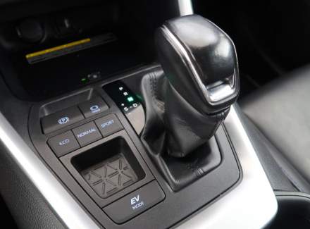 Toyota - RAV 4