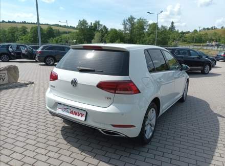 Volkswagen - Golf
