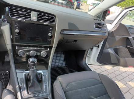 Volkswagen - Golf