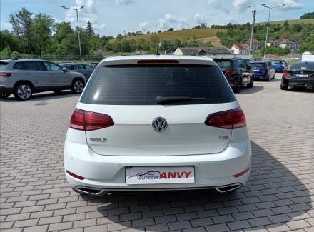 Volkswagen - Golf