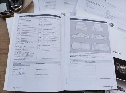 Volkswagen - Golf