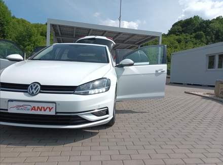 Volkswagen - Golf