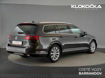 Volkswagen - Passat