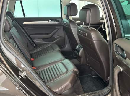 Volkswagen - Passat