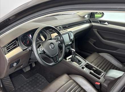 Volkswagen - Passat