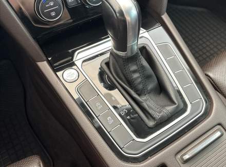 Volkswagen - Passat