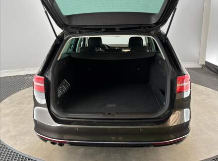 Volkswagen - Passat