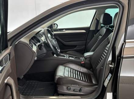 Volkswagen - Passat