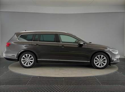 Volkswagen - Passat