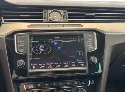 Volkswagen - Passat