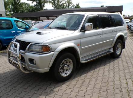 Mitsubishi - Pajero