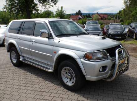 Mitsubishi - Pajero