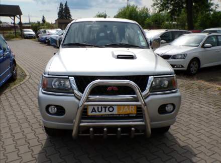Mitsubishi - Pajero