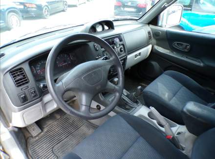 Mitsubishi - Pajero