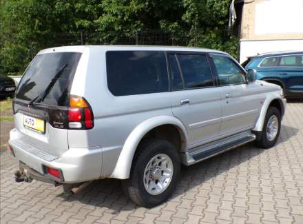 Mitsubishi - Pajero