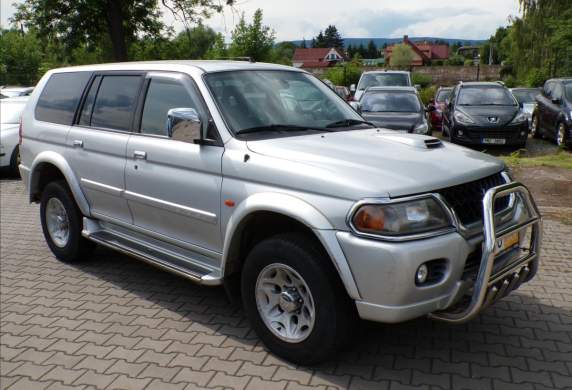 Mitsubishi - Pajero