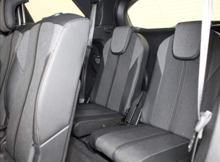 Peugeot - 5008