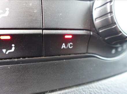 Mercedes-Benz - Vito